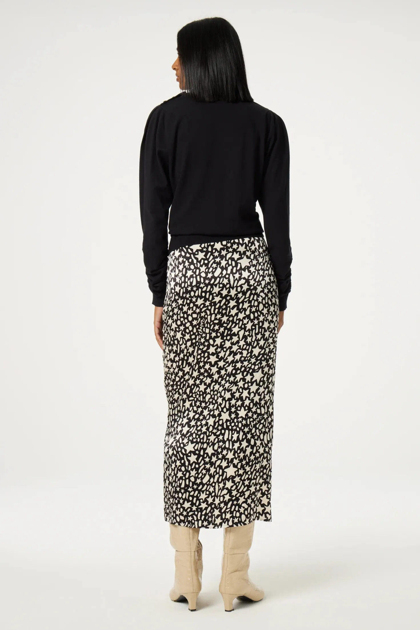 Molly Black Scrunch Pullover
