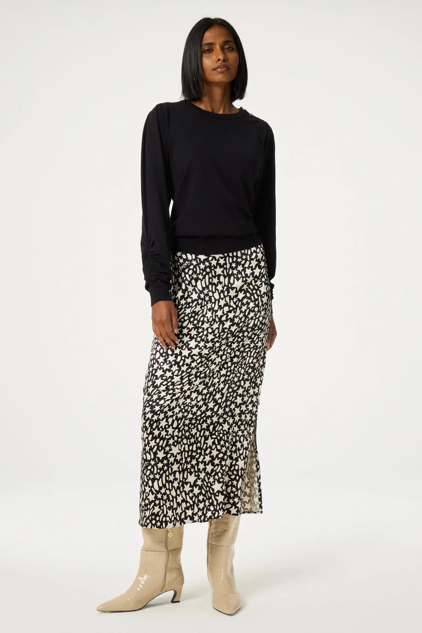 Molly Black Scrunch Pullover